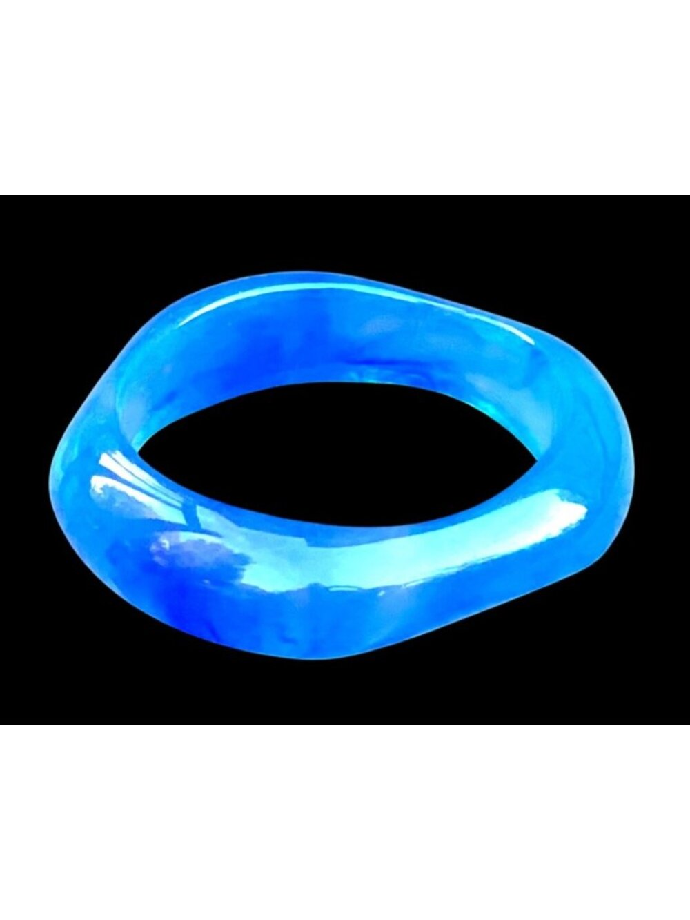 Chunky Bright Blue Translucent Marbled Lucite Bangle Bracelet Triangle Symmetry